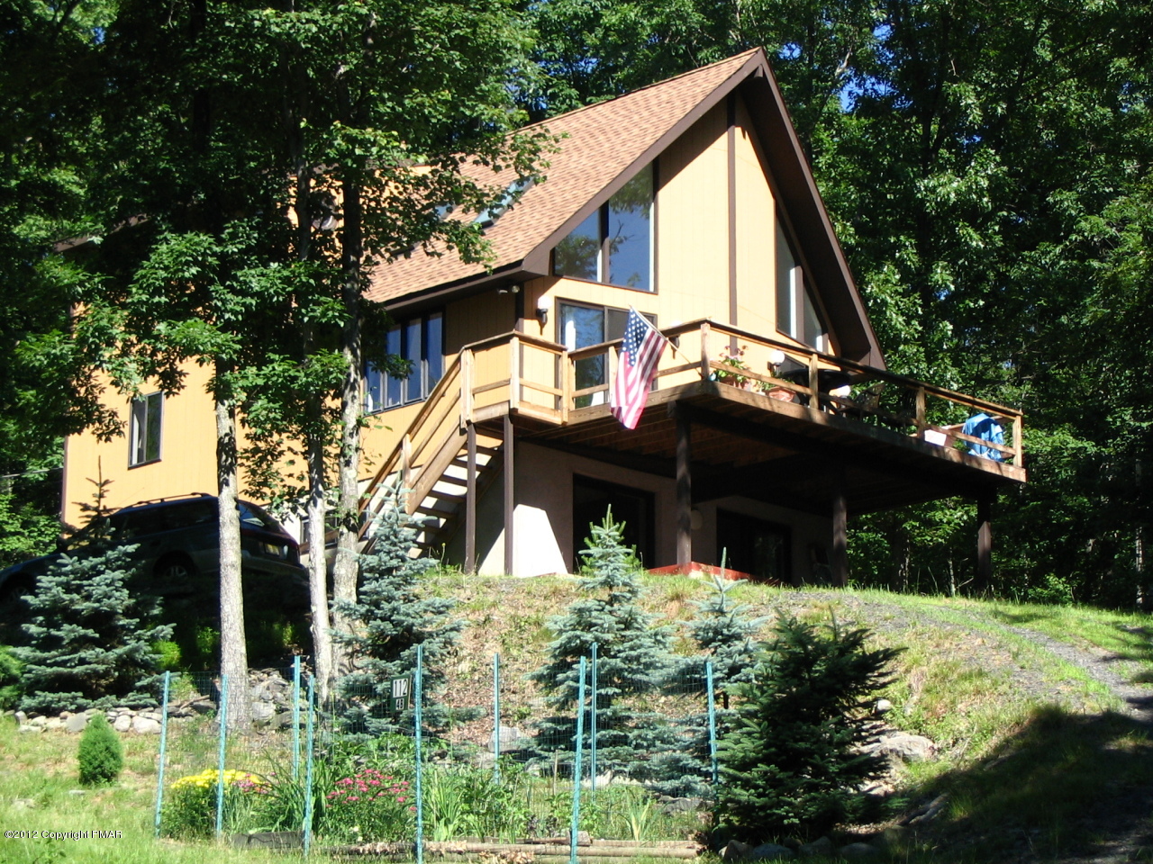 112 Pheasant Run Bushkill, PA 18324 - Photo 1 of 11 Front