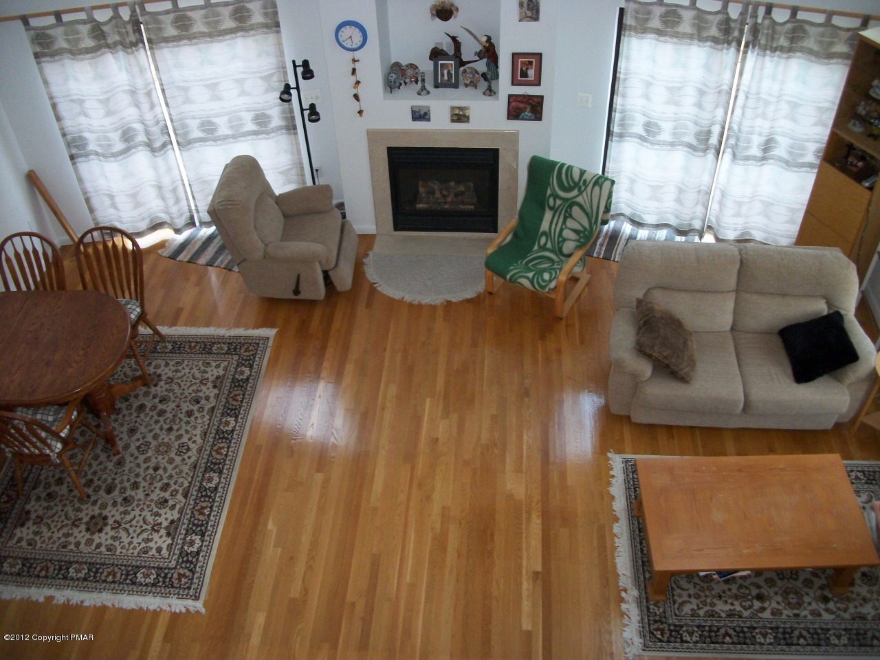 112 Pheasant Run Bushkill, PA 18324 - Photo 5 of 11 Living Room