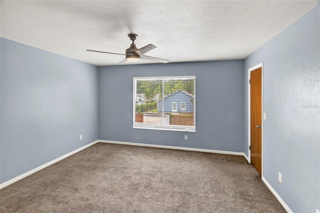 2941 Southwest 39th Avenue Gainesville, FL 32608 - Photo 22 of 39 an empty room with windows