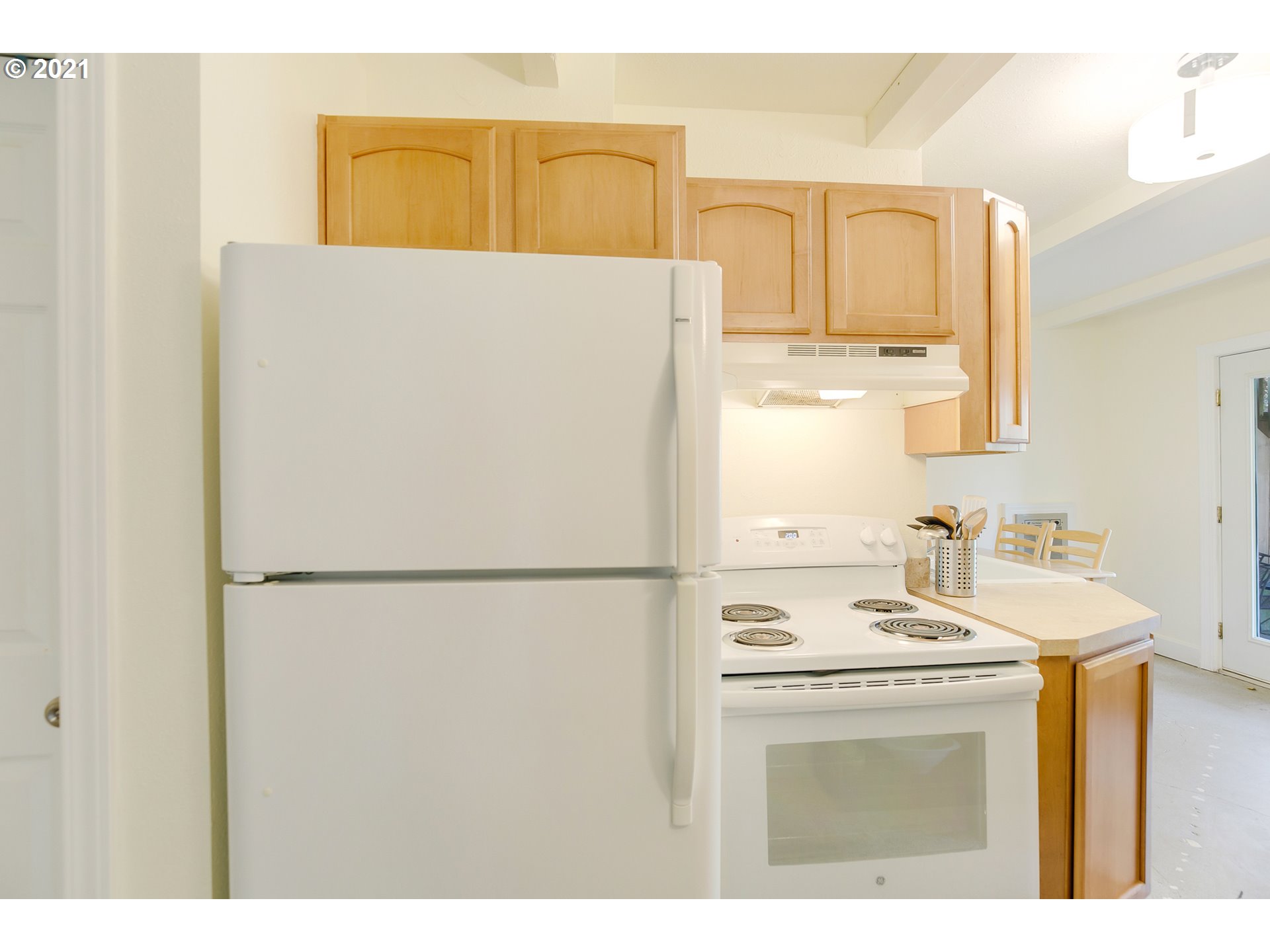 5845 Southwest Vermont Street Portland, OR 97219 - Photo 15 of 25 Gallery Image 15