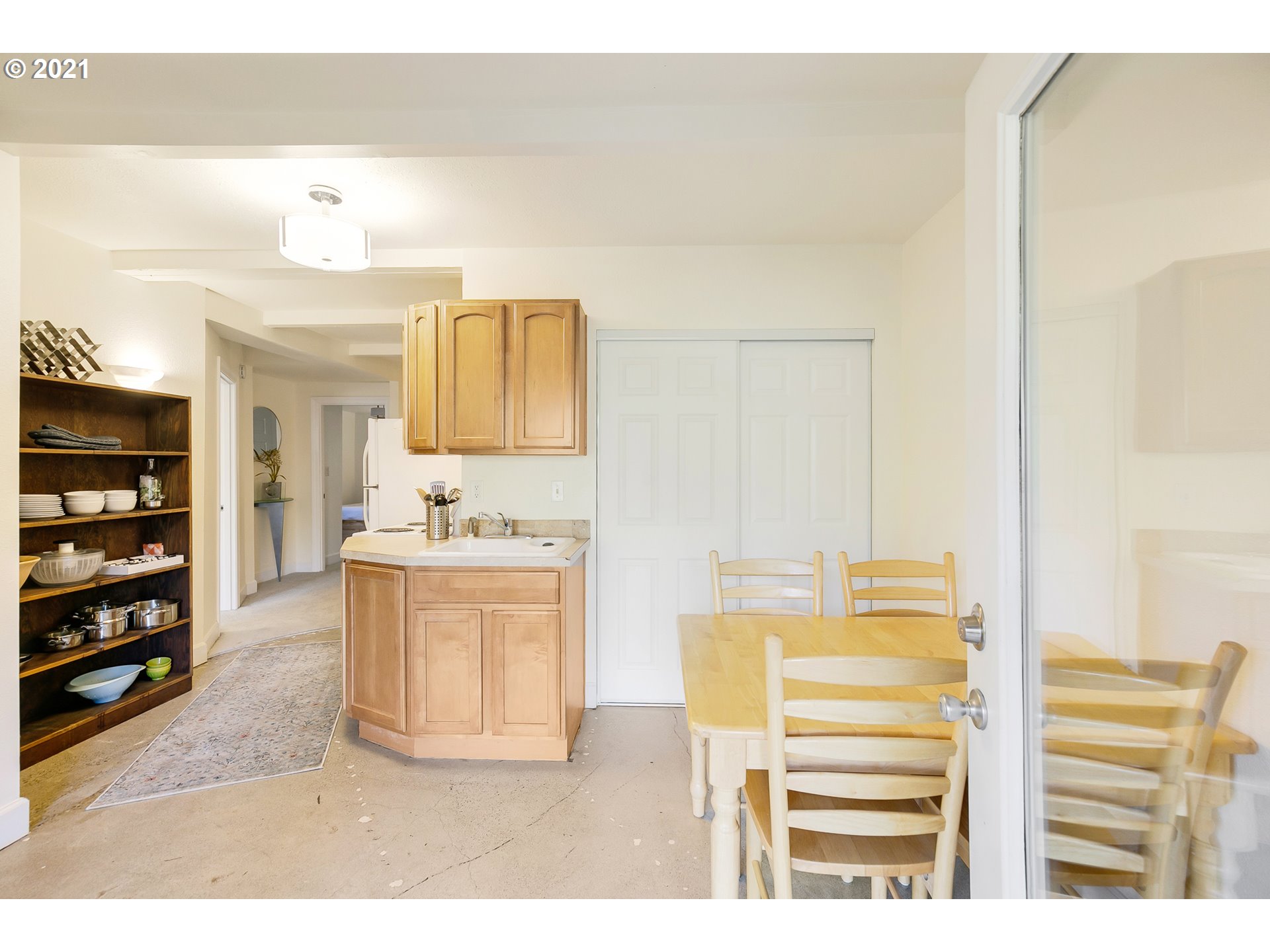 5845 Southwest Vermont Street Portland, OR 97219 - Photo 17 of 25 Gallery Image 17