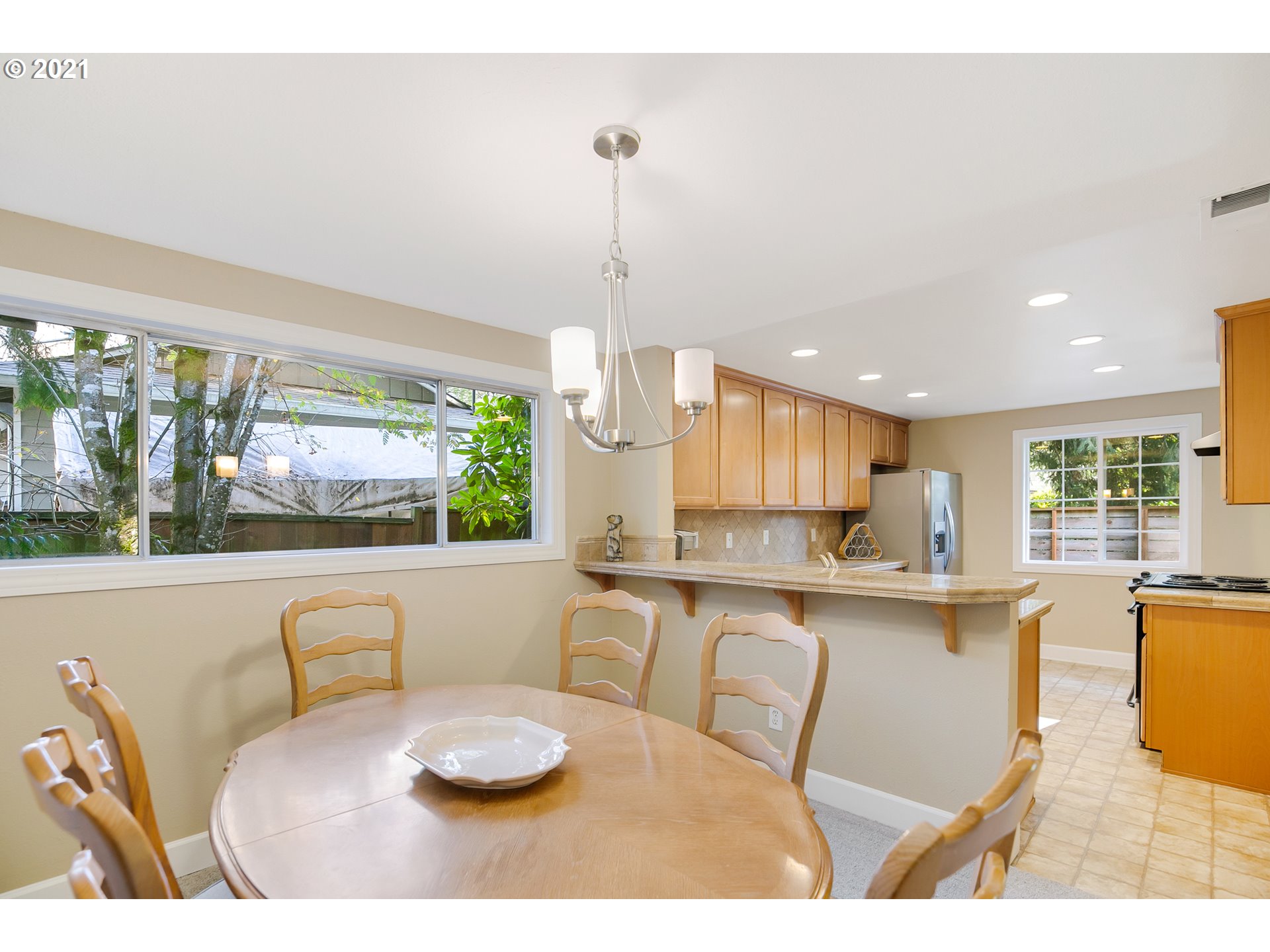 5845 Southwest Vermont Street Portland, OR 97219 - Photo 7 of 25 Gallery Image 7