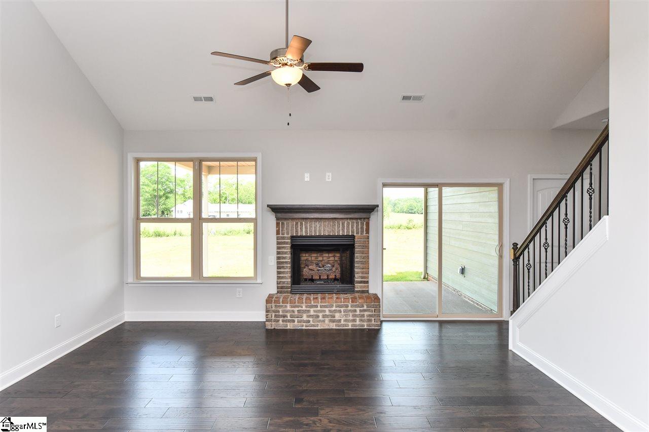3 Claridge Way Greer, SC 29651 - Photo 9 of 25 Gallery Image 9