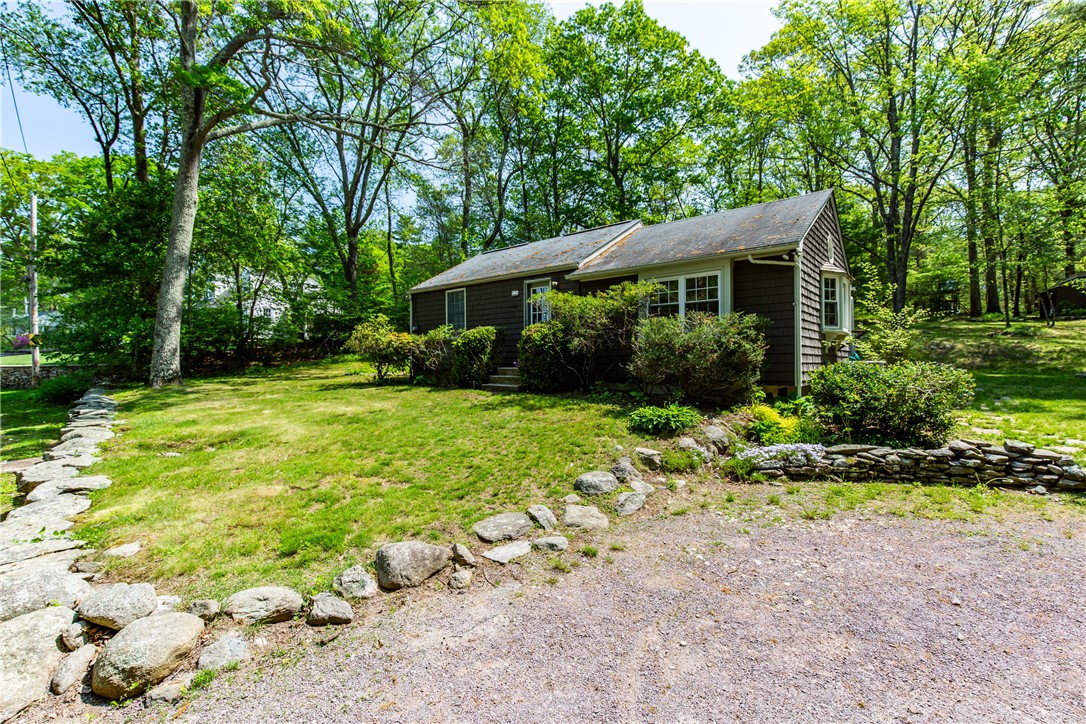 135 William Henry Road Scituate, RI 02857 - Photo 3 of 39 Gallery Image 3