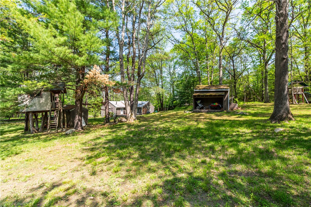 135 William Henry Road Scituate, RI 02857 - Photo 9 of 39 Gallery Image 9