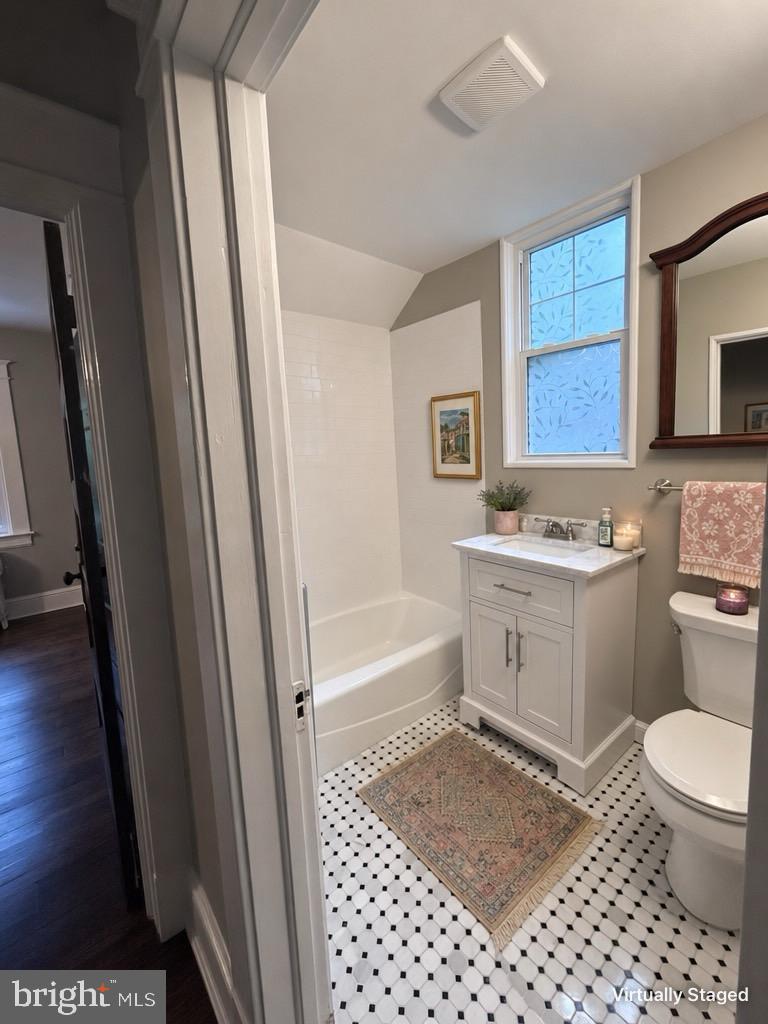 5108 Norwood Road Baltimore, MD 21212 - Photo 22 of 32 Bathroom (Staged)