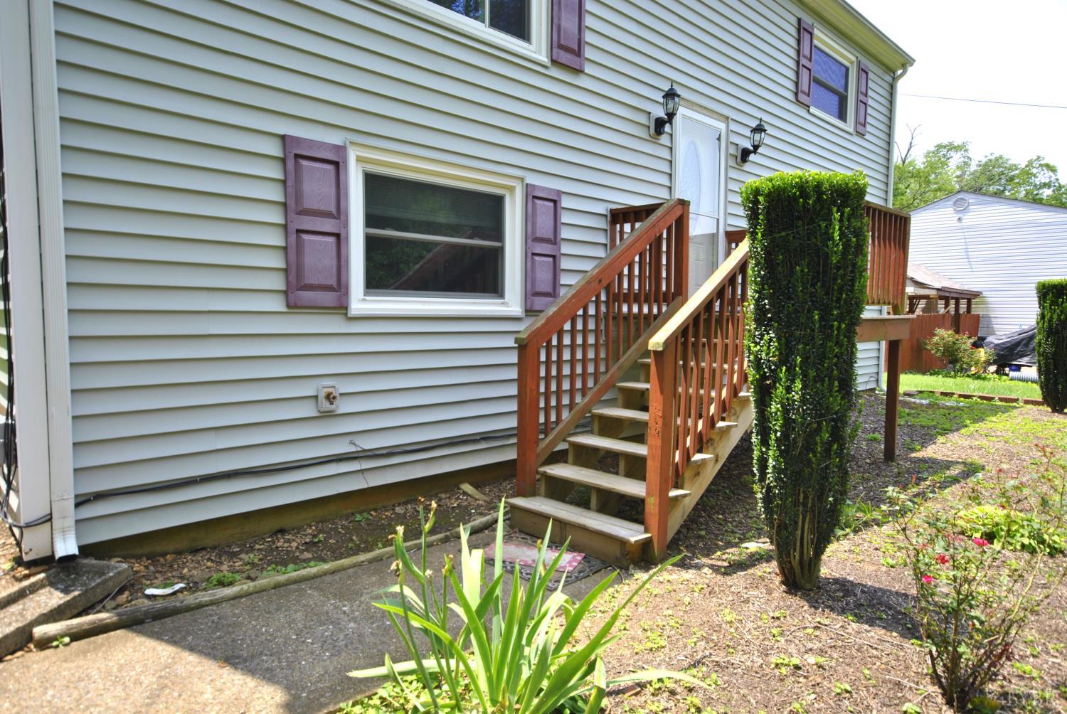 78 Village Road Lynchburg, VA 24502 - Photo 6 of 37 Gallery Image 6
