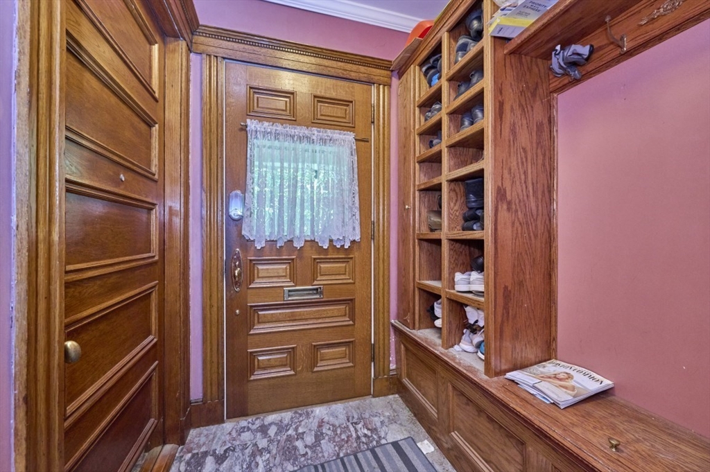 18 Atherton Road, Unit 1 Brookline, MA 02446 - Photo 5 of 17