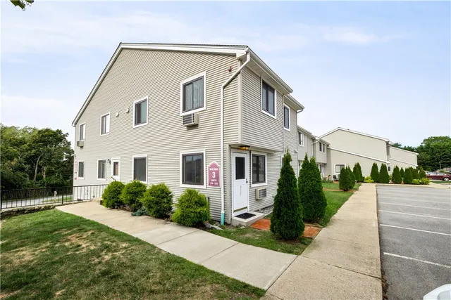 $2,100 | 66 Girard Avenue, Unit 311, Newport, RI 02840