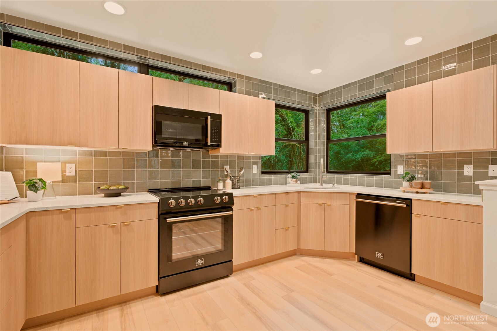 14151 Komedal Road Northeast Bainbridge Island, WA 98110 - Photo 8 of 37