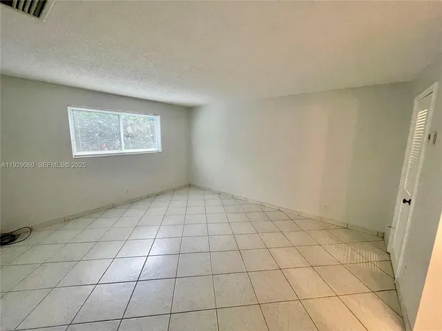 $1,600 | 2161 Northeast 42nd Street, Unit 6, Lighthouse Point, FL 33064