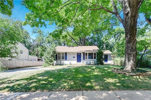 $2,135 | 8530 Grandview Lane, Overland Park, KS 66212