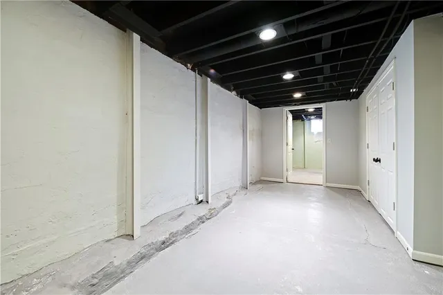 $2,135 | 8530 Grandview Lane, Overland Park, KS 66212