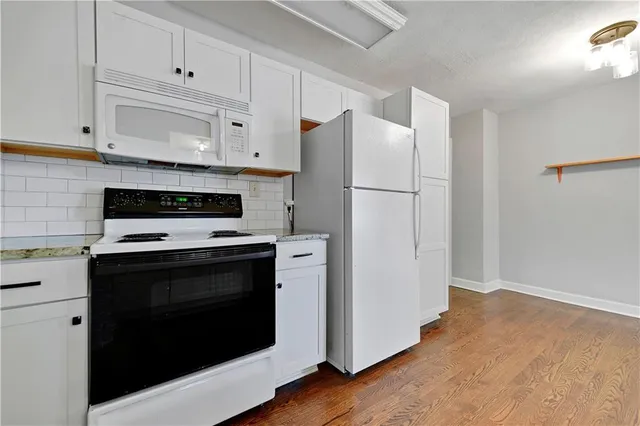 $2,135 | 8530 Grandview Lane, Overland Park, KS 66212