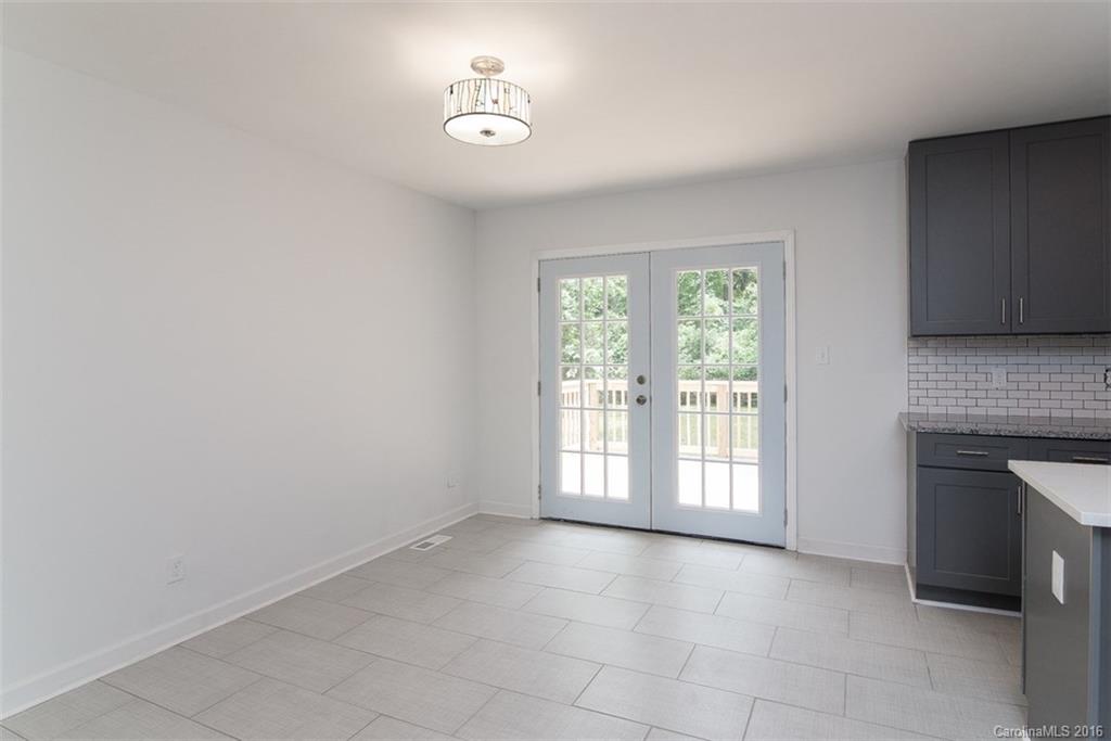 4143 Firethorne Road, Unit 7 Charlotte, NC 28205 - Photo 4 of 19 Gallery Image 4