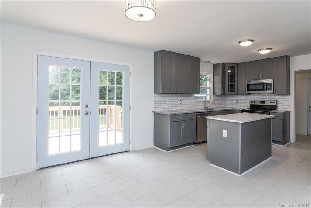 4143 Firethorne Road, Unit 7 Charlotte, NC 28205 - Photo 5 of 19 Gallery Image 5