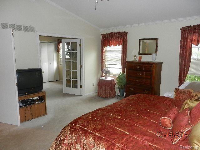 690 Lockmoore Court Rochester, MI 48307 - Photo 31 of 44 DSCN9484.jpg