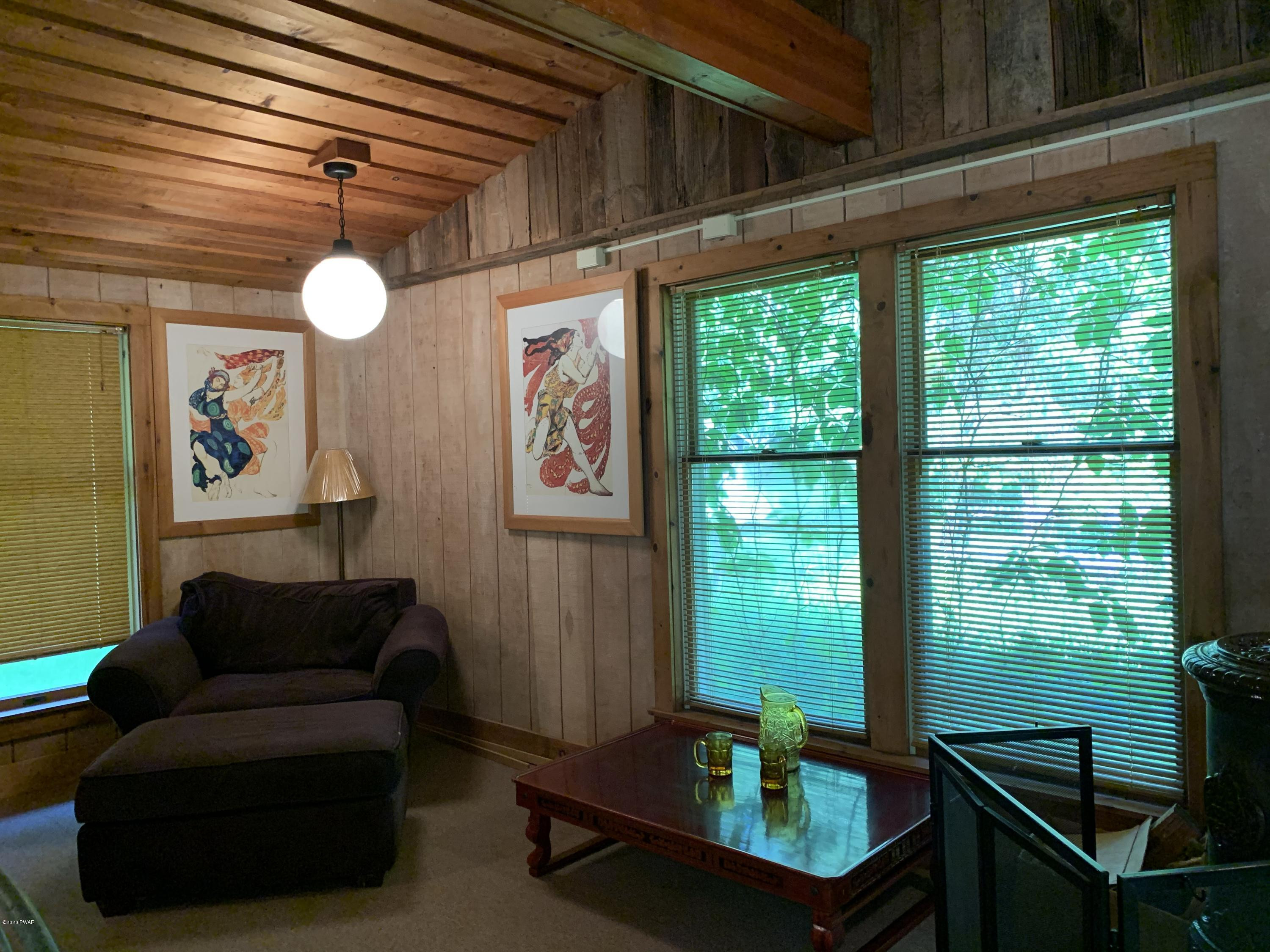 741 Raymondskill Road Milford, PA 18337 - Photo 51 of 66 Sitting Area of Guest House
