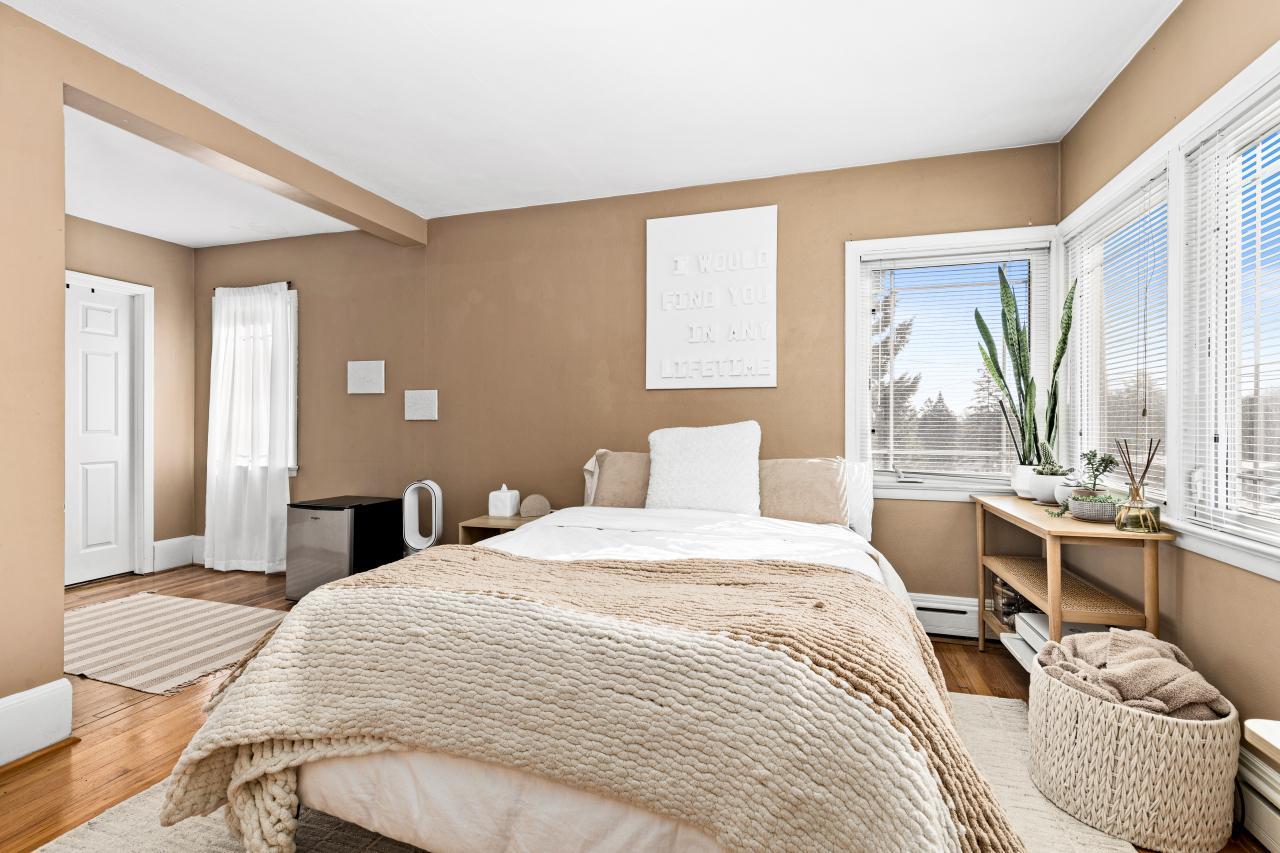 845 West Arrowhead Road Duluth, MN 55811 - Photo 18 of 64