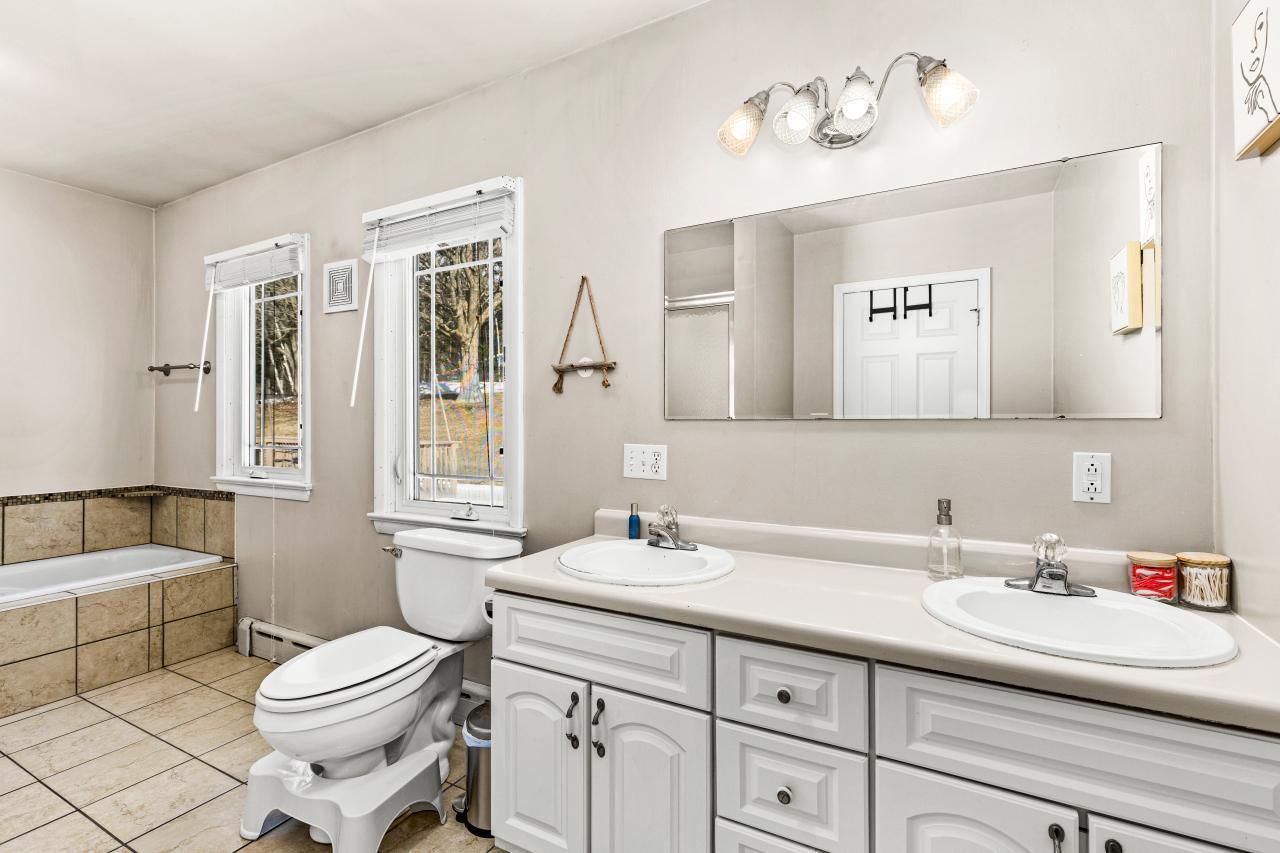 845 West Arrowhead Road Duluth, MN 55811 - Photo 20 of 64