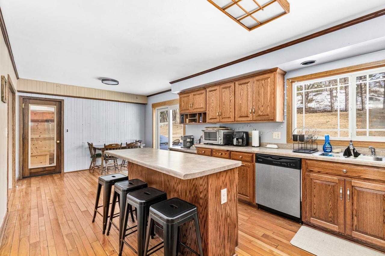 845 West Arrowhead Road Duluth, MN 55811 - Photo 7 of 64