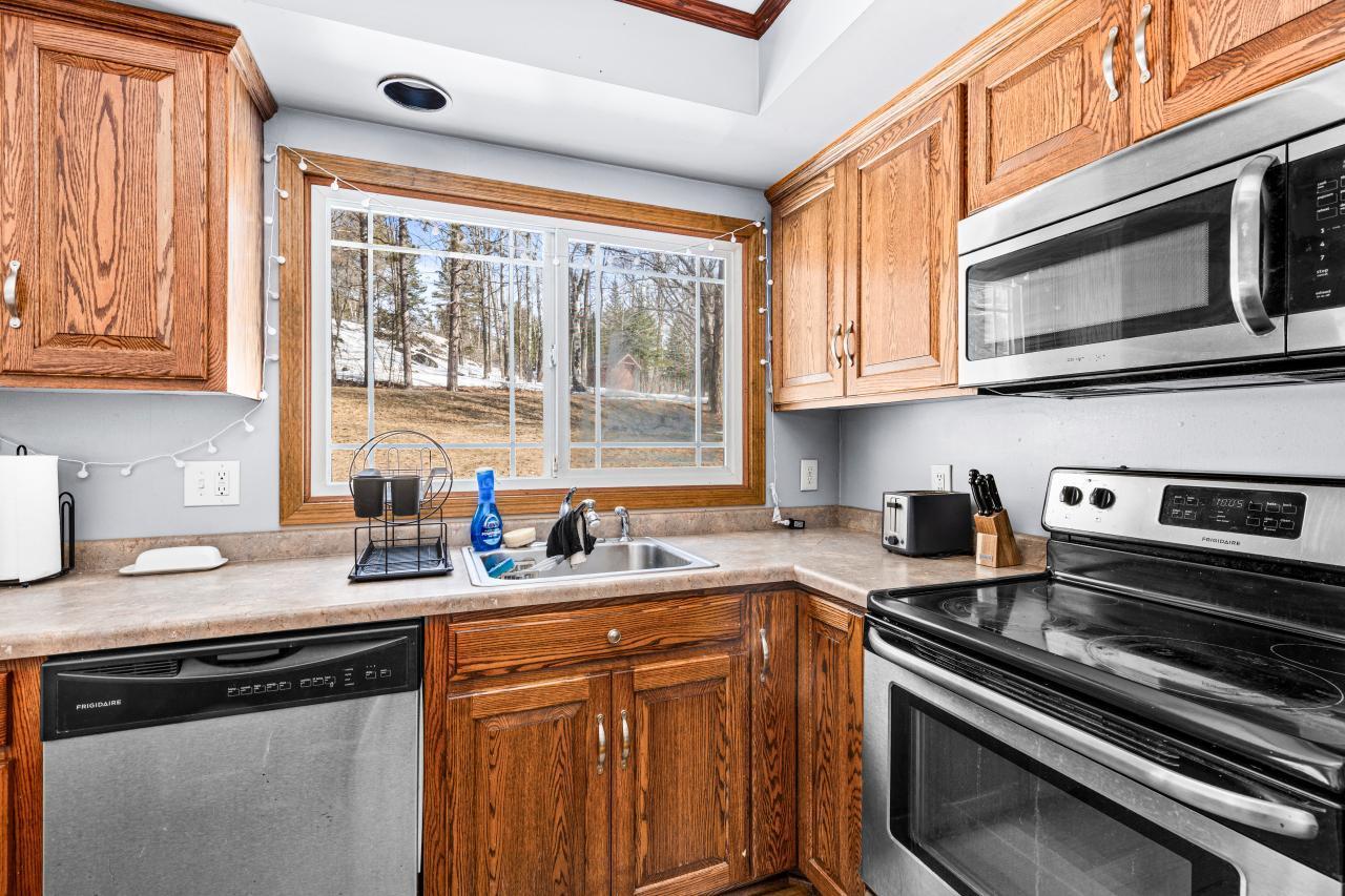 845 West Arrowhead Road Duluth, MN 55811 - Photo 9 of 64