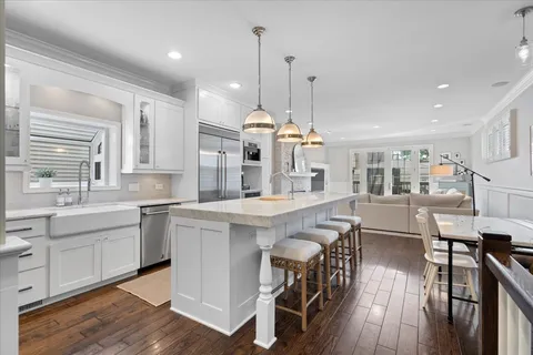 $1,600,000 | 2911 North Racine Avenue, Chicago, IL 60657