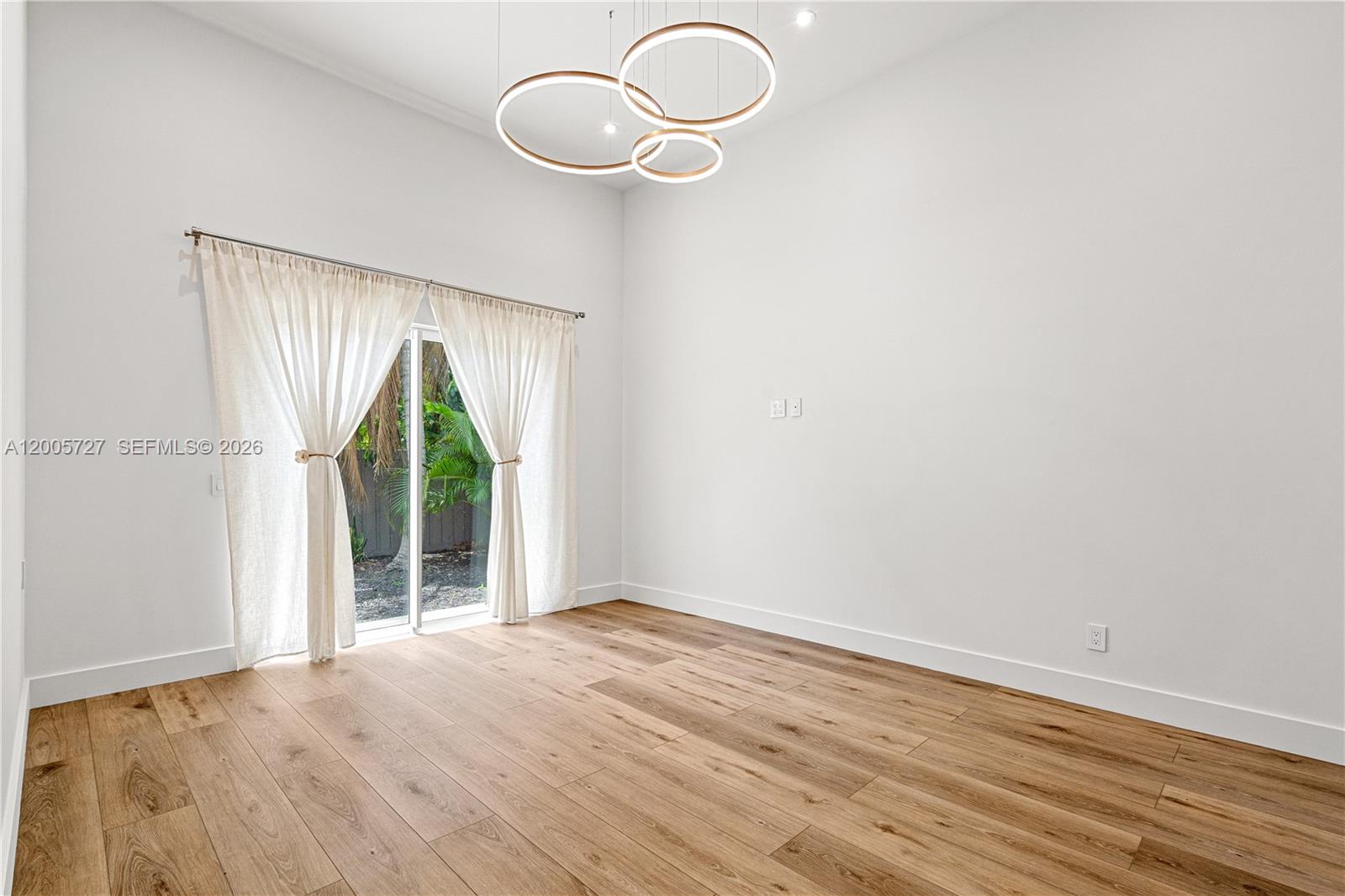 635 Southwest 9th Street Hallandale Beach, FL 33009 - Photo 12 of 28