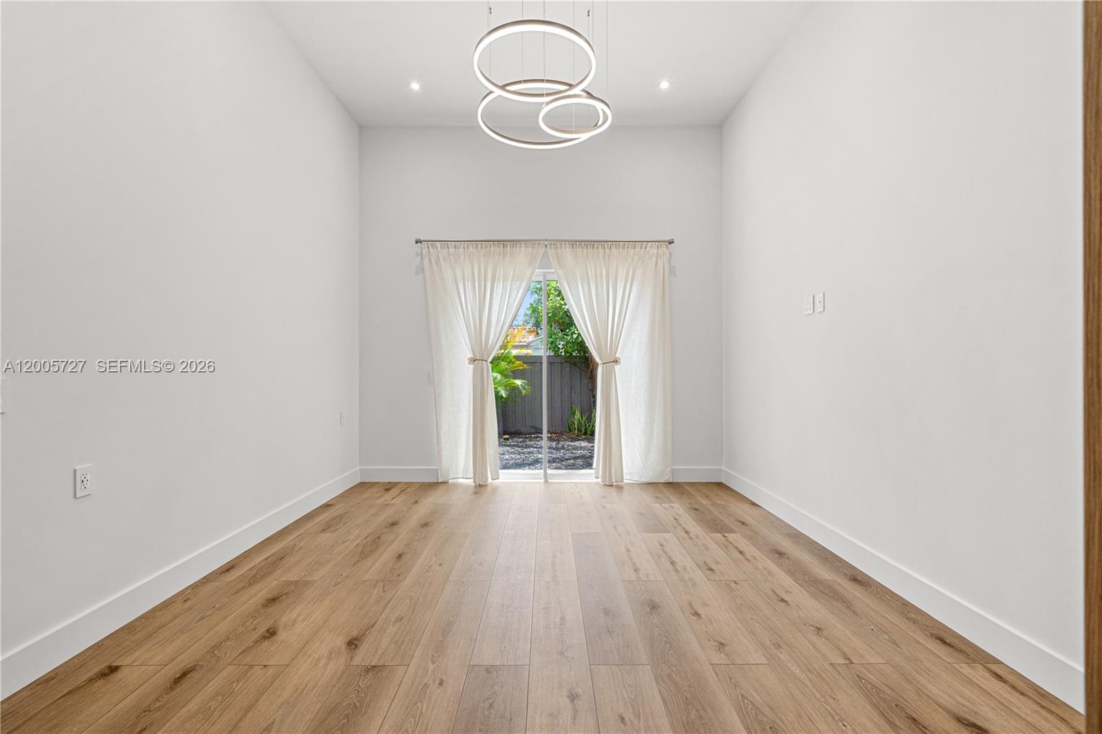 635 Southwest 9th Street Hallandale Beach, FL 33009 - Photo 10 of 28