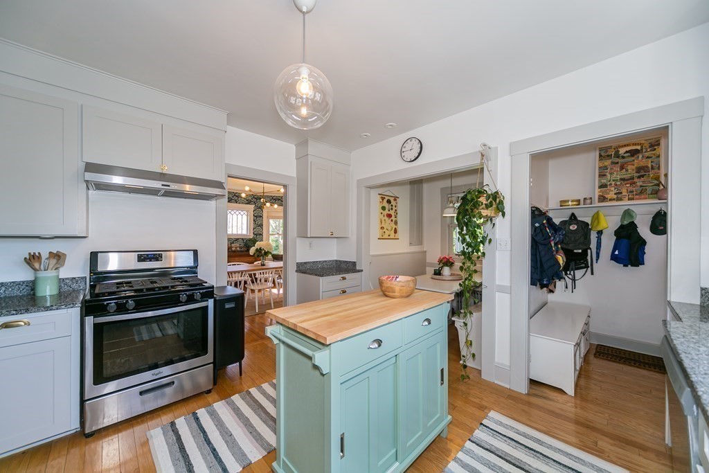 12 Webster Street Needham, MA 02494 - Photo 5 of 27