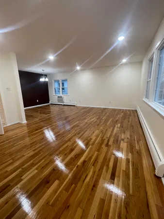 $2,650 | 7 Country Village Court, Bayonne, NJ 07002