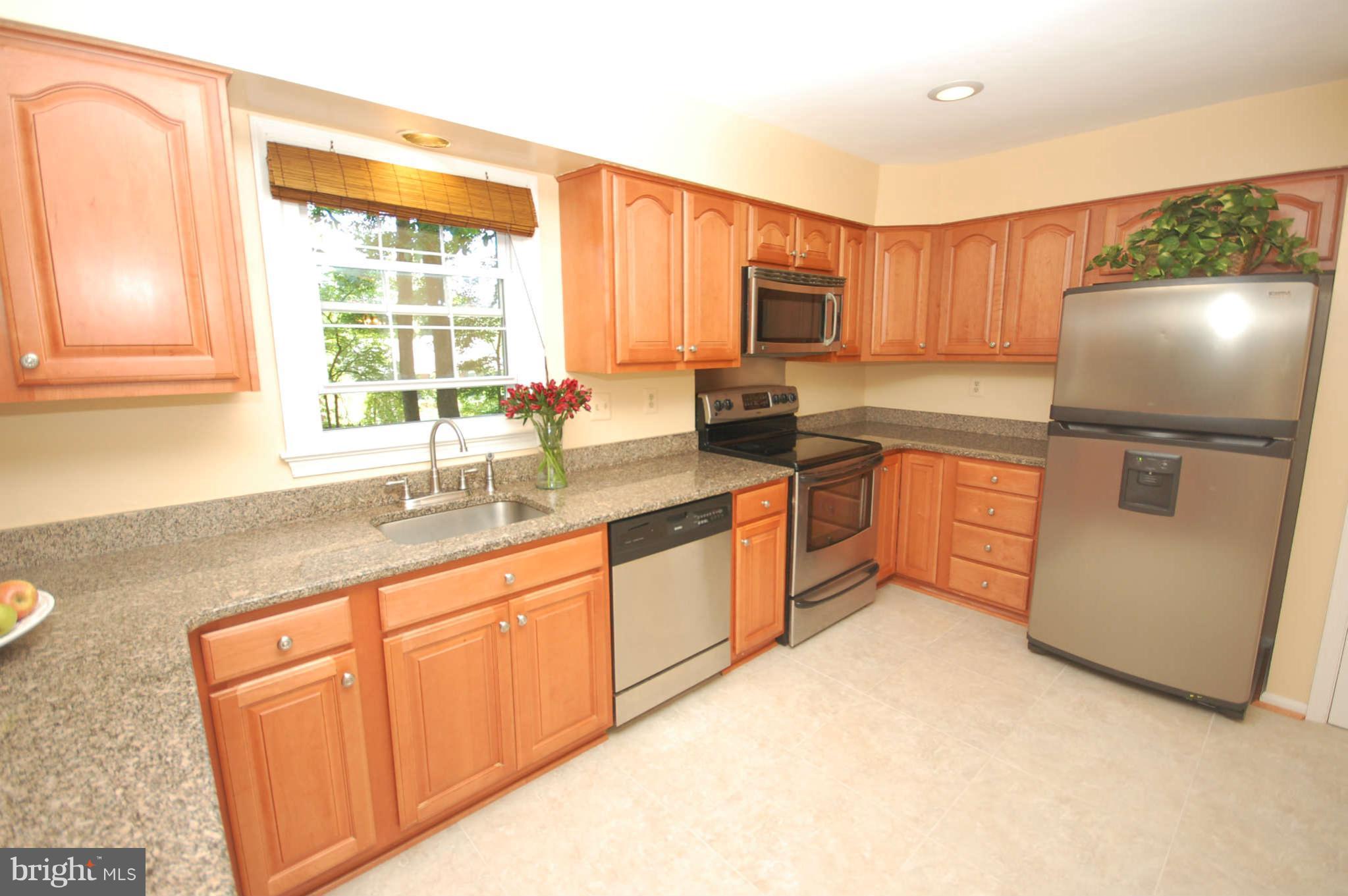7122 Rivers View Court Columbia, MD 21044 - Photo 3 of 28 Kitchen