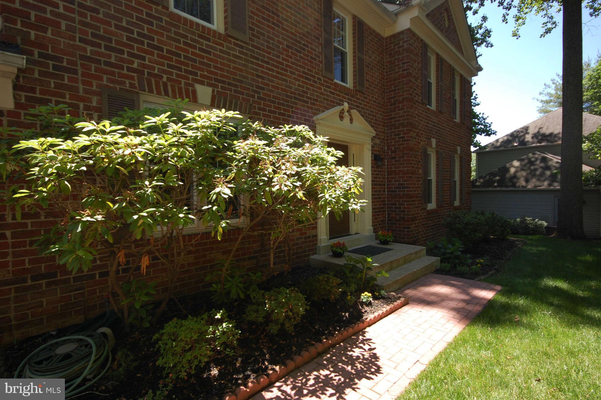 7122 Rivers View Court Columbia, MD 21044 - Photo 22 of 28 Landscaped Front walkway