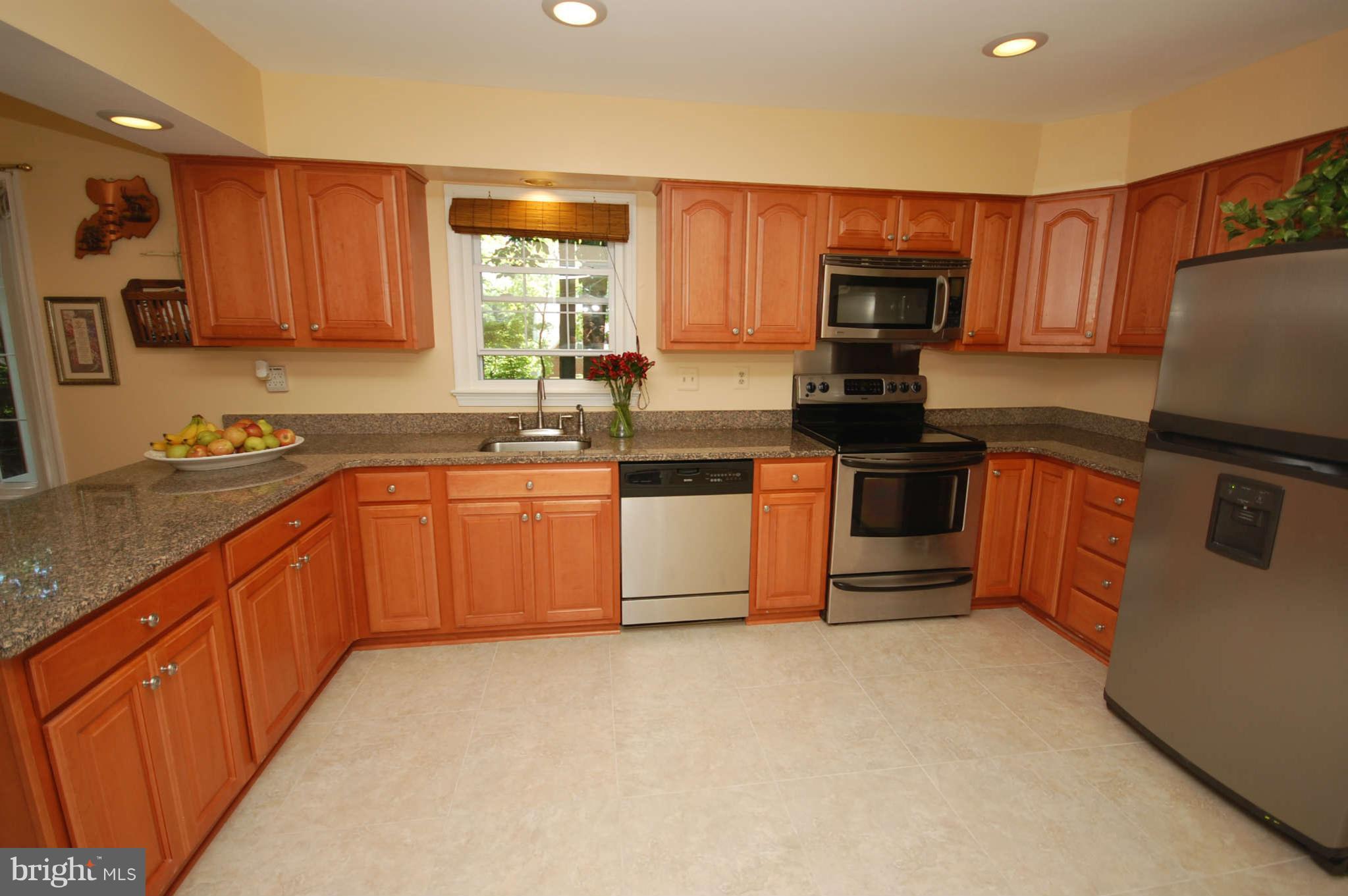 7122 Rivers View Court Columbia, MD 21044 - Photo 5 of 28 Kitchen