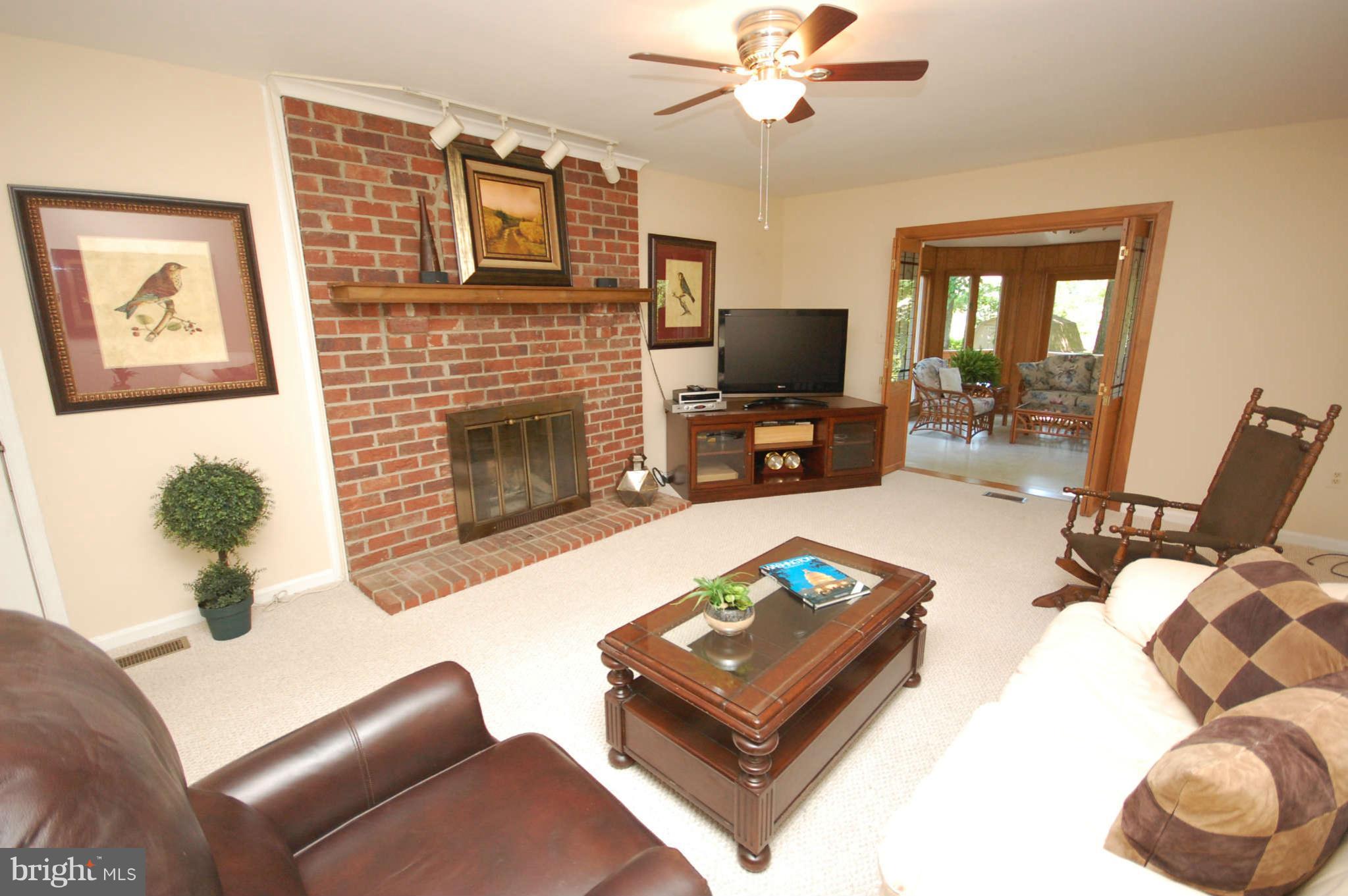 7122 Rivers View Court Columbia, MD 21044 - Photo 9 of 28 Family Room