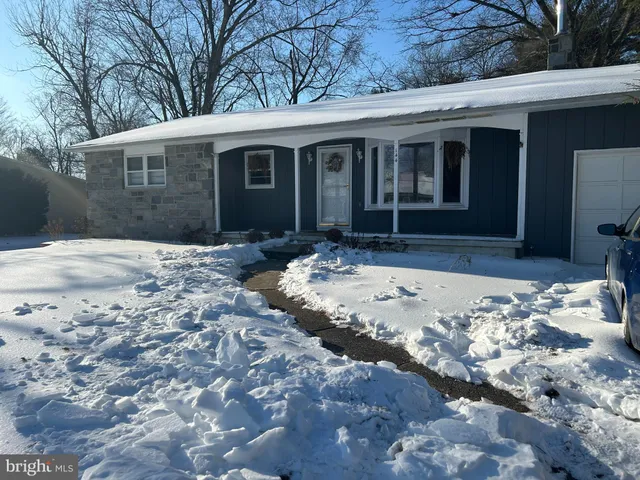 $335,000 | 144 Maurer Avenue, Laurel Springs, NJ 08021