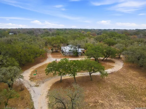 $500,000 | 561 County Road 785, Natalia, TX 78059