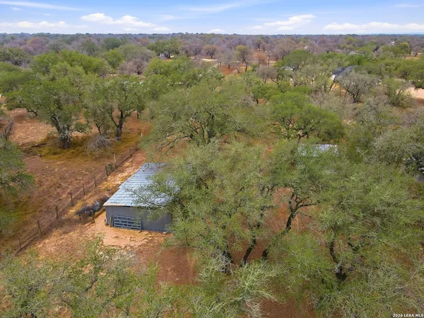 $500,000 | 561 County Road 785, Natalia, TX 78059