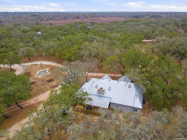 $500,000 | 561 County Road 785, Natalia, TX 78059