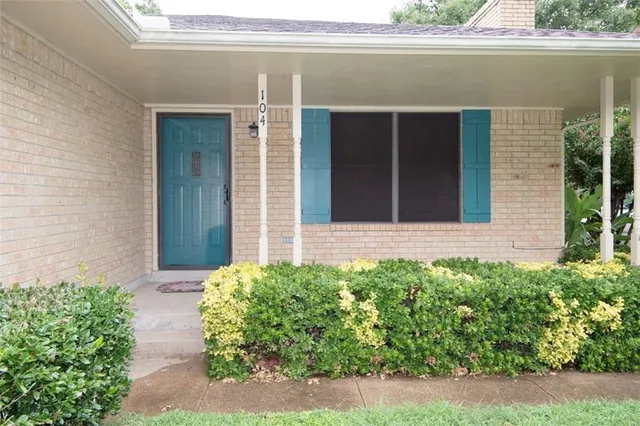 $1,650 | 104 Harbor Haven Street, Gun Barrel City, TX 75156