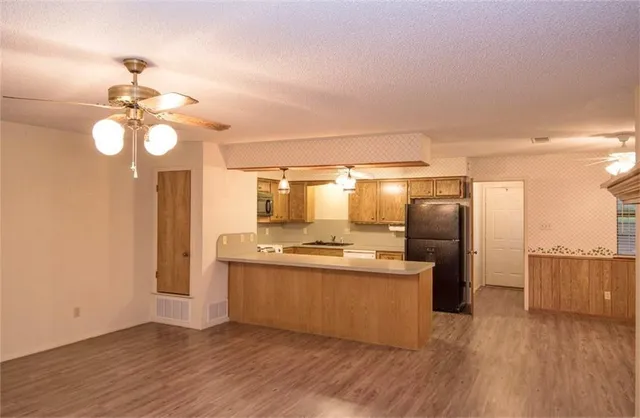 $1,650 | 104 Harbor Haven Street, Gun Barrel City, TX 75156