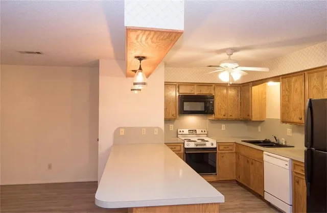 $1,650 | 104 Harbor Haven Street, Gun Barrel City, TX 75156