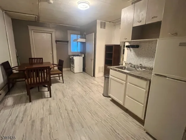 $2,000 | 416 East Main Street, Unit 3W, Bound Brook, NJ 08805