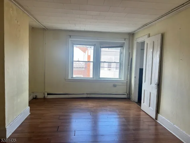 $2,000 | 416 East Main Street, Unit 3W, Bound Brook, NJ 08805