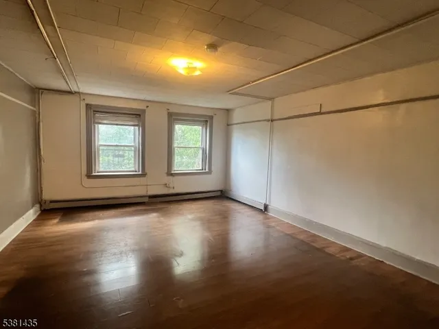 $2,000 | 416 East Main Street, Unit 3W, Bound Brook, NJ 08805