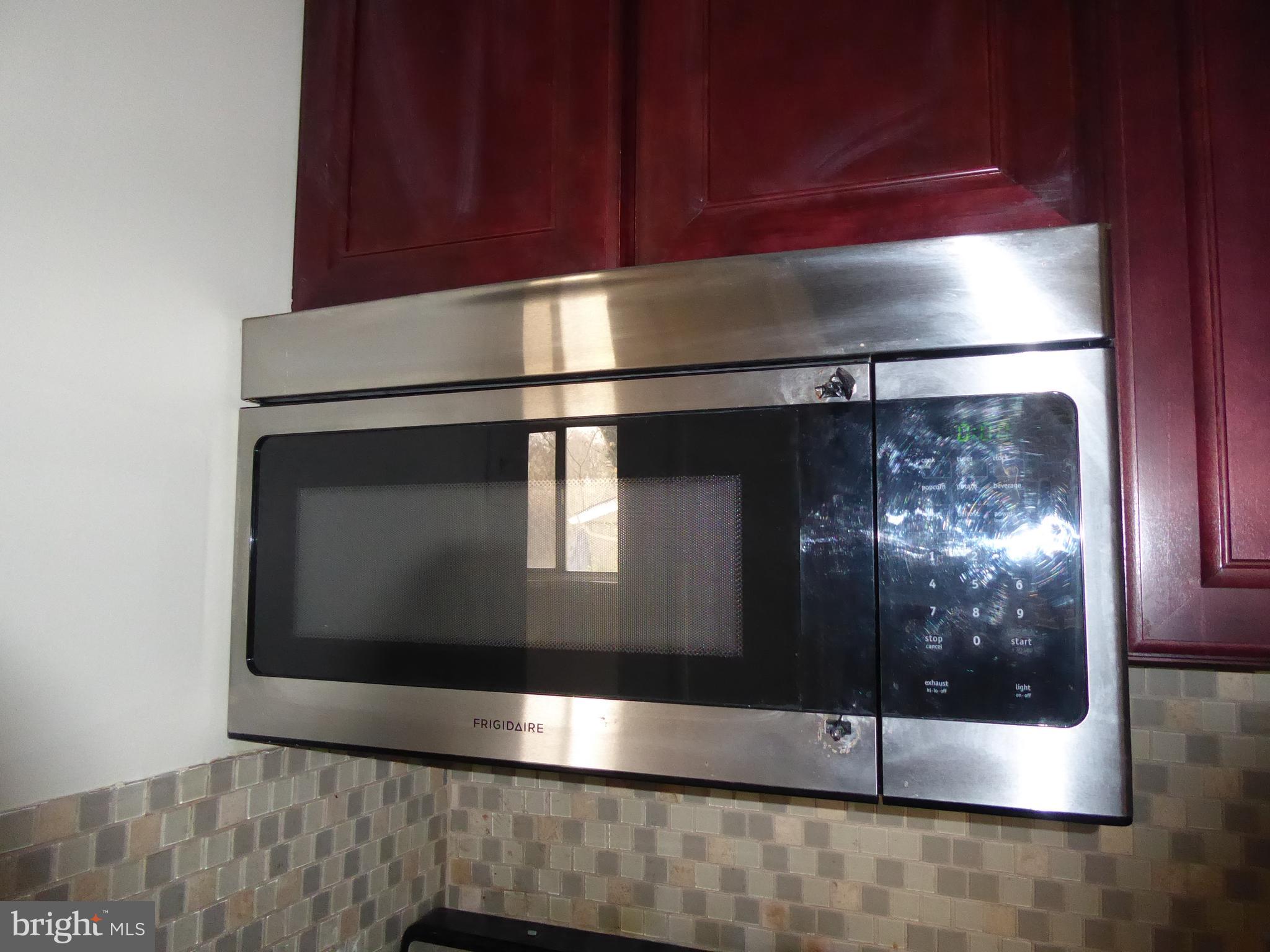 903 Regency Road Woodbridge, VA 22191 - Photo 10 of 38 a view of entryway