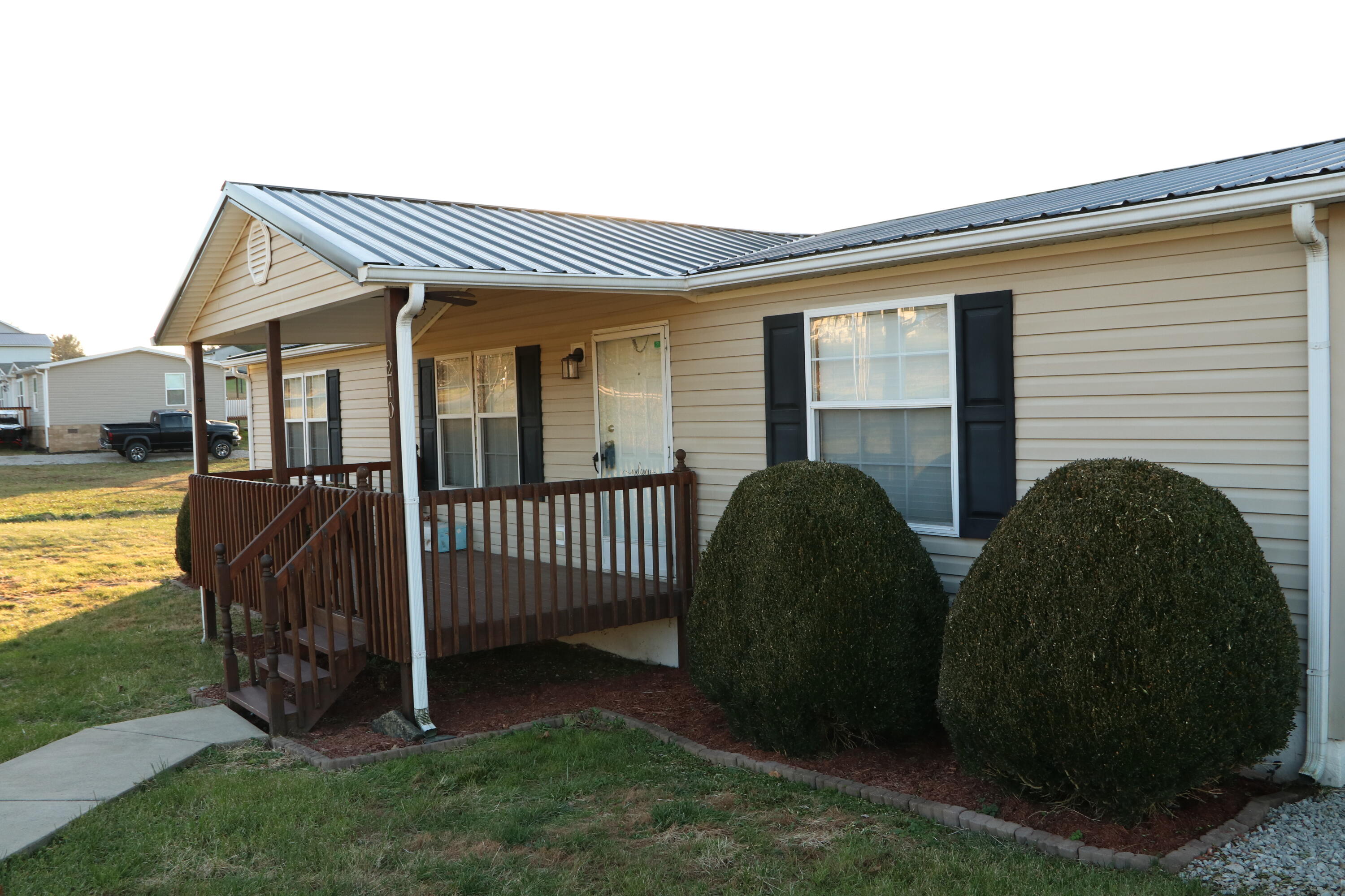 210 Three Oaks Road Irvine, KY 40336 - Photo 2 of 25 IMG_8092
