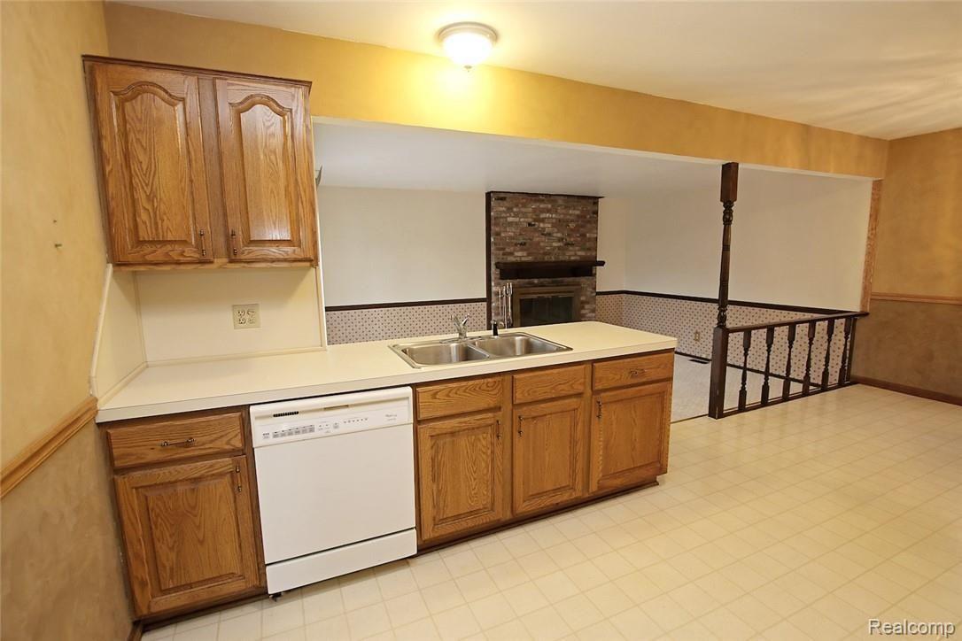 5583 Copley Square Road Grand Blanc, MI 48439 - Photo 13 of 45 13.jpg