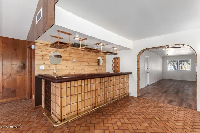 a view of livingroom with furniture