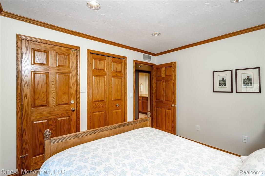 315 Washington Road Grosse Pointe, MI 48230 - Photo 69 of 99 315 Washington S070.jpg